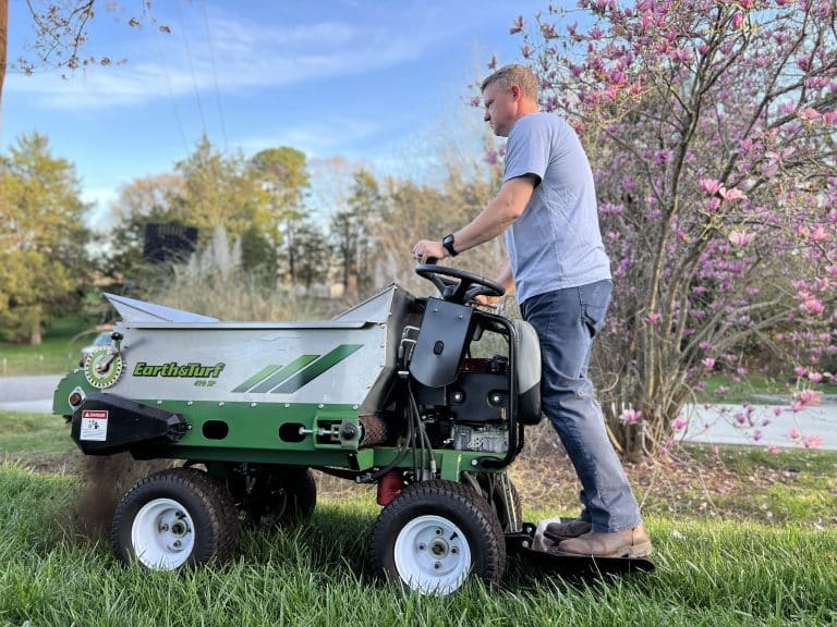 410SP topdresser with turf tires