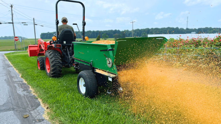 220MS pull behind drop spreaders for sale in Australia