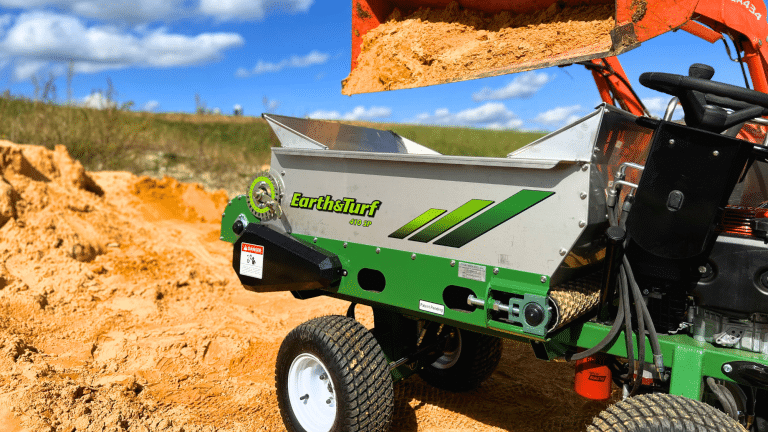 415SP multispreader for topdressing in narrow spaces in Australia