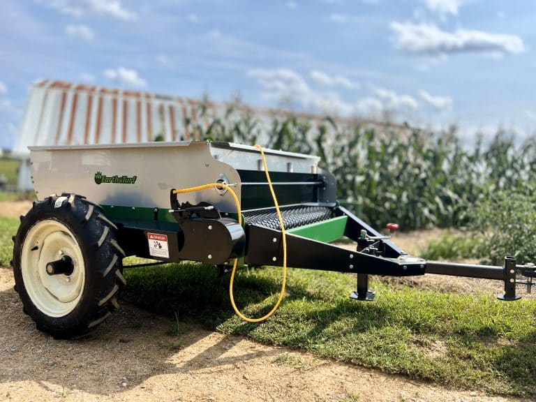 248PT spreader top dresser