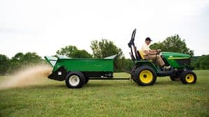 large pull behind top dressing spreader earth and turf 3