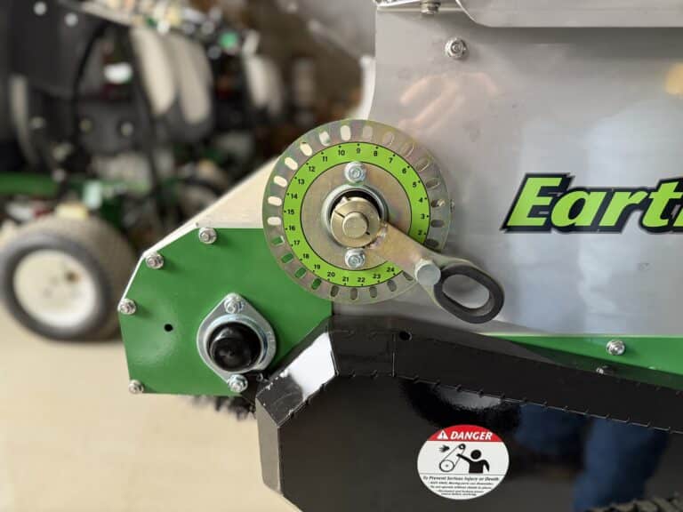 adjustable endgate for customization on the 410 topdressing spreader from earth and turf